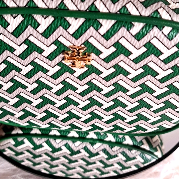 Tory Burch NWTs Cosmetic Pouch - Picture 5 of 10